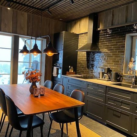 Modern Stuga Med Ski Lodge Kaensla ยาร์ฟโซ ภายนอก รูปภาพ