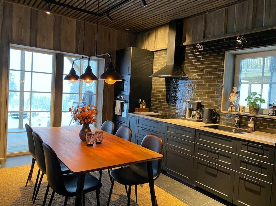 Modern Stuga Med Ski Lodge Kaensla ยาร์ฟโซ ภายนอก รูปภาพ