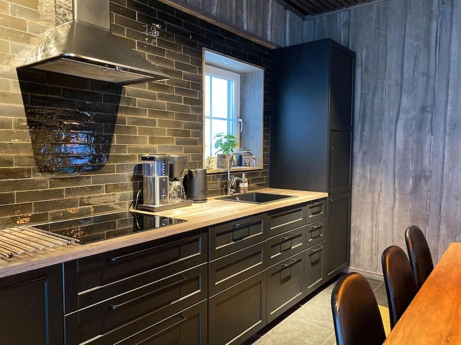 Modern Stuga Med Ski Lodge Kaensla ยาร์ฟโซ ภายนอก รูปภาพ