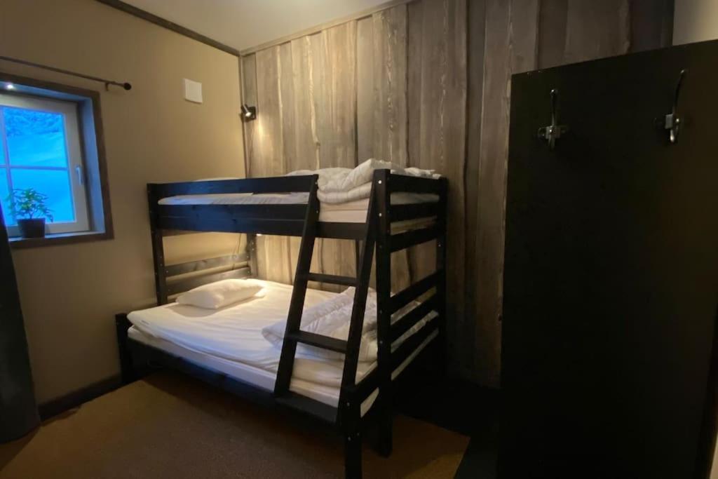 Modern Stuga Med Ski Lodge Kaensla ยาร์ฟโซ ภายนอก รูปภาพ