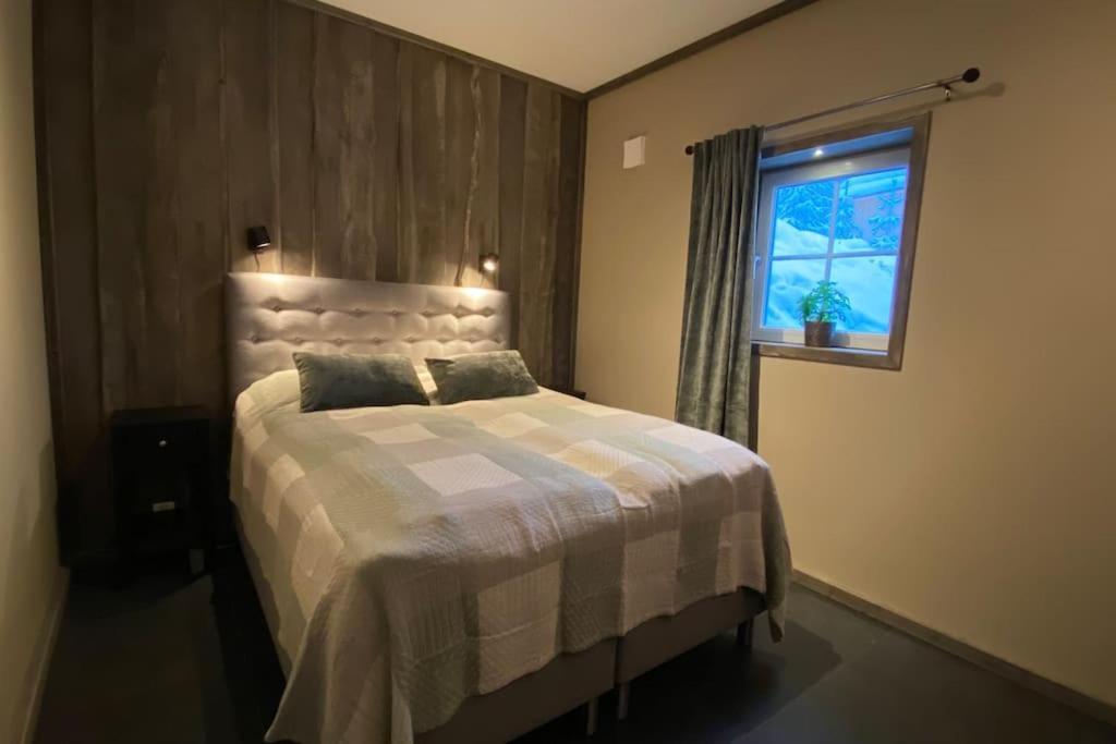 Modern Stuga Med Ski Lodge Kaensla ยาร์ฟโซ ภายนอก รูปภาพ