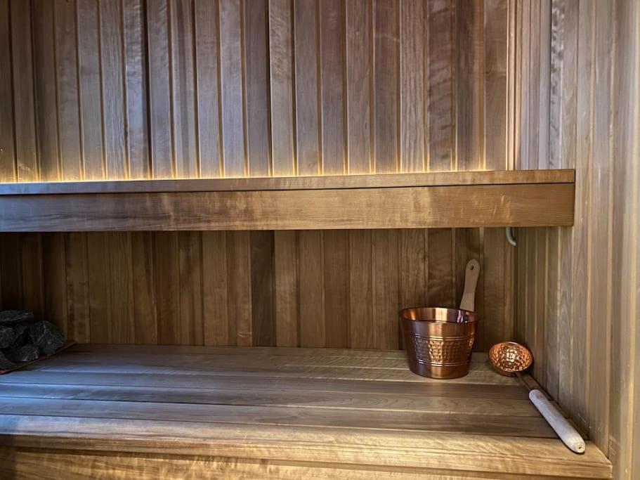 Modern Stuga Med Ski Lodge Kaensla ยาร์ฟโซ ภายนอก รูปภาพ