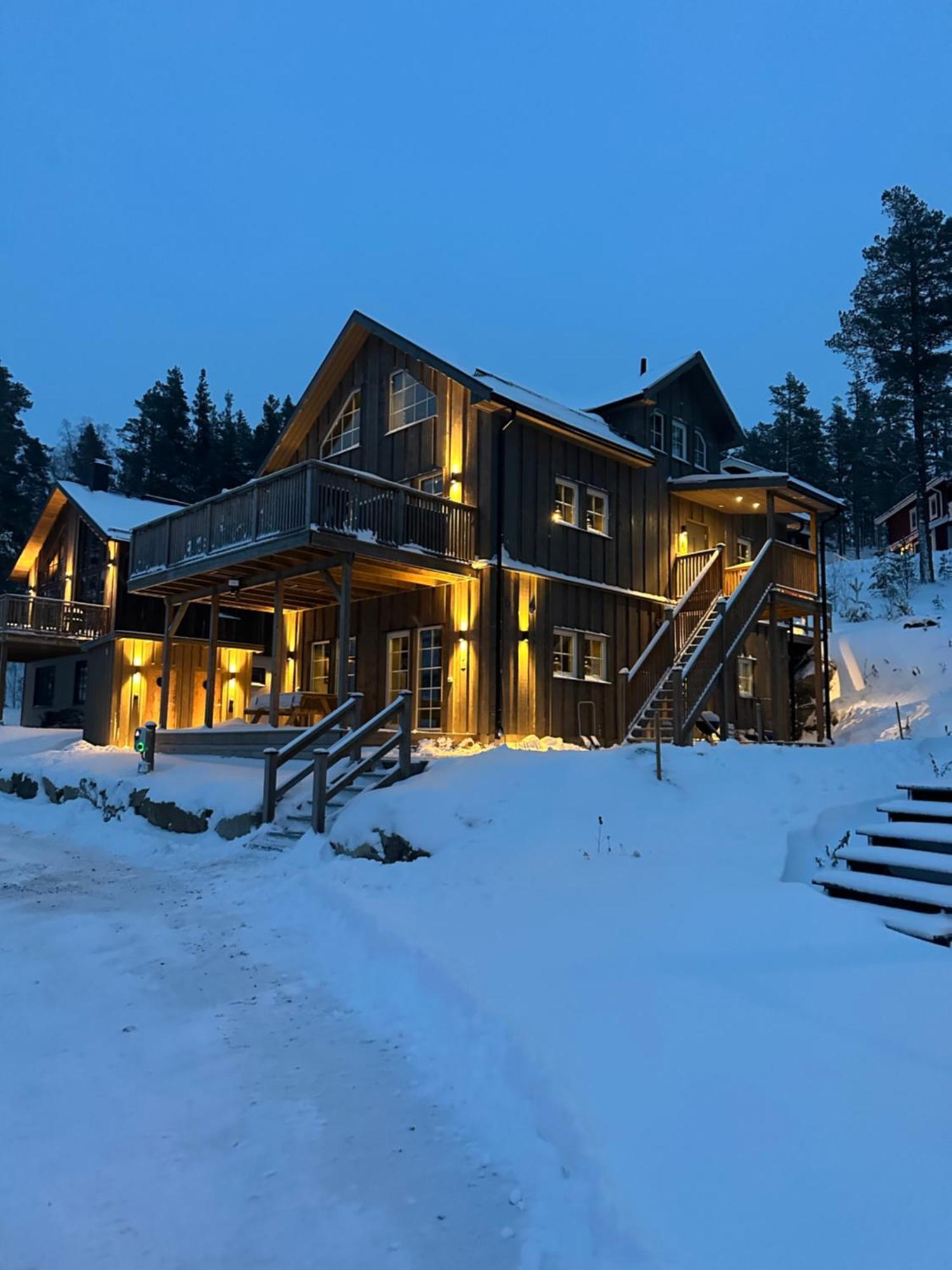 Modern Stuga Med Ski Lodge Kaensla ยาร์ฟโซ ภายนอก รูปภาพ